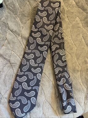 Joseph Abboud Black and Gray Paisley Silk Tie